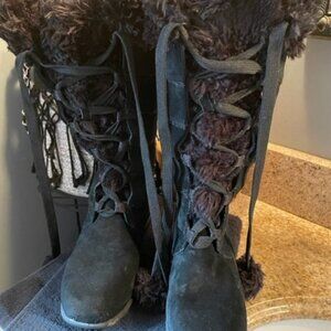 fur lined boots, size7